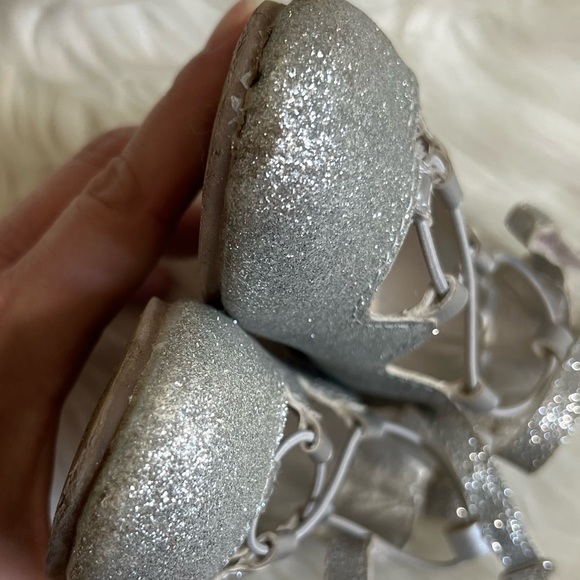 EUC Carter’s Toddler Girl Silver Glittery Dress Shoes SZ 6🤍 - Picture 8 of 8